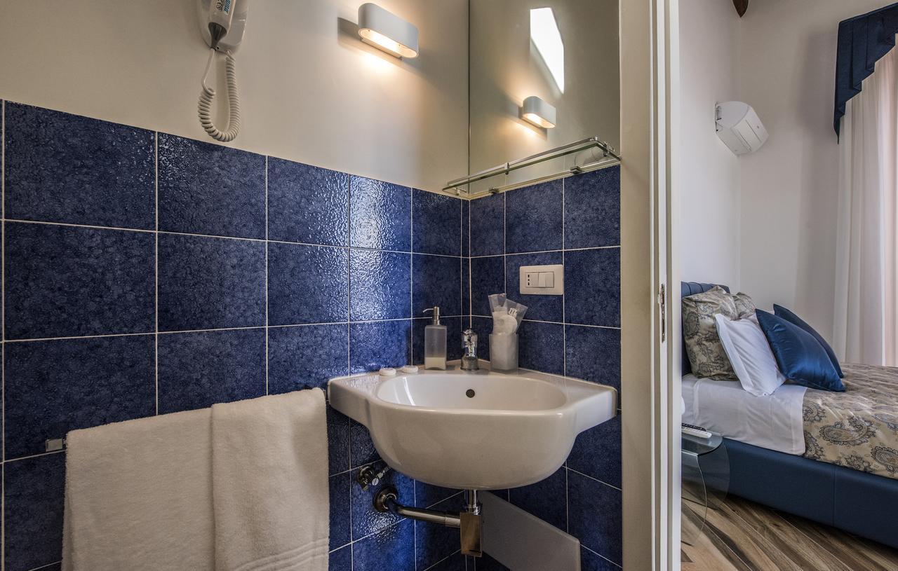 Mareluna Suite De Charme Napoli Bagian luar foto