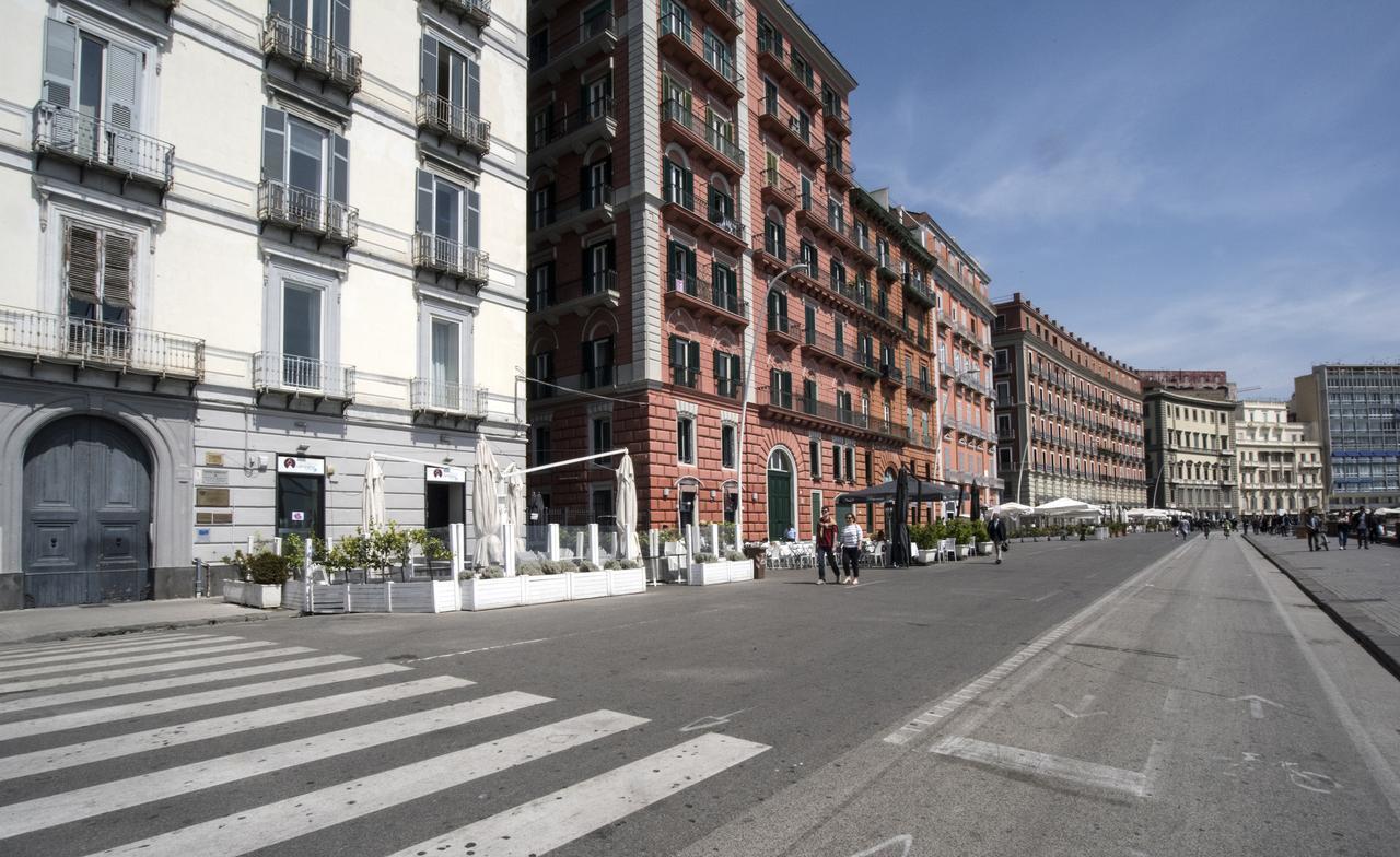 Mareluna Suite De Charme Napoli Bagian luar foto